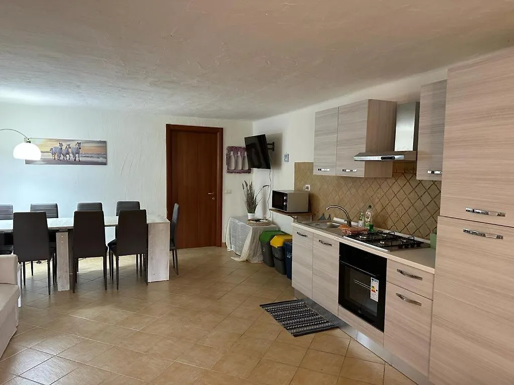 Lightblue-Celeste Central Apartment In Порто-Ротондо